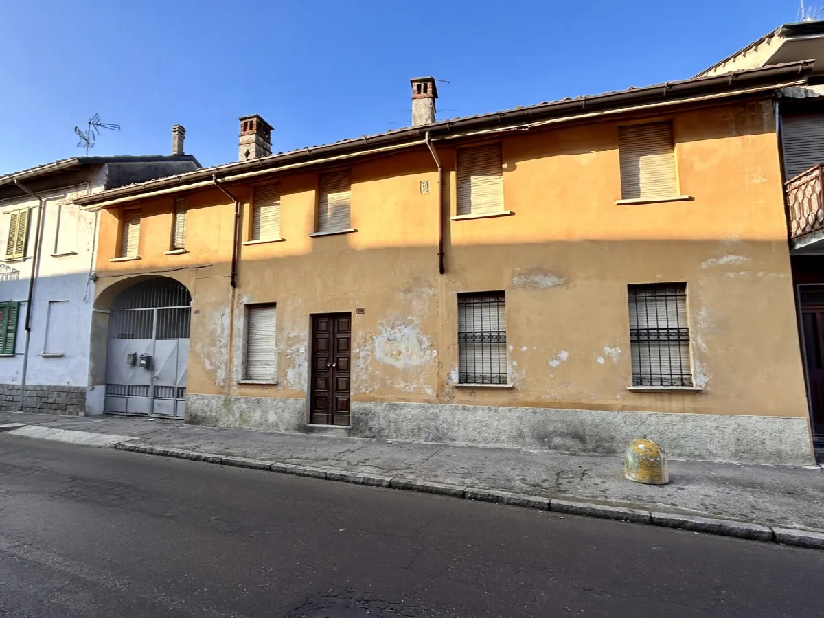 Casa indipendente in vendita a Dorno - foto 1