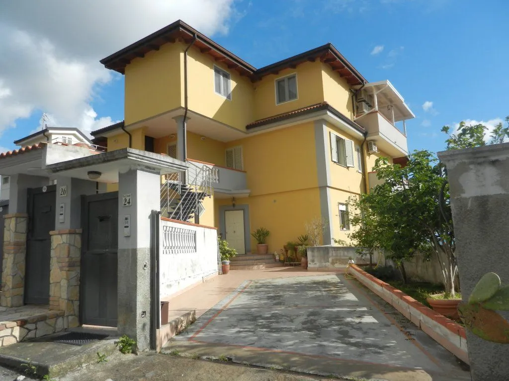 Casa bifamiliare in vendita a Scalea - foto 1
