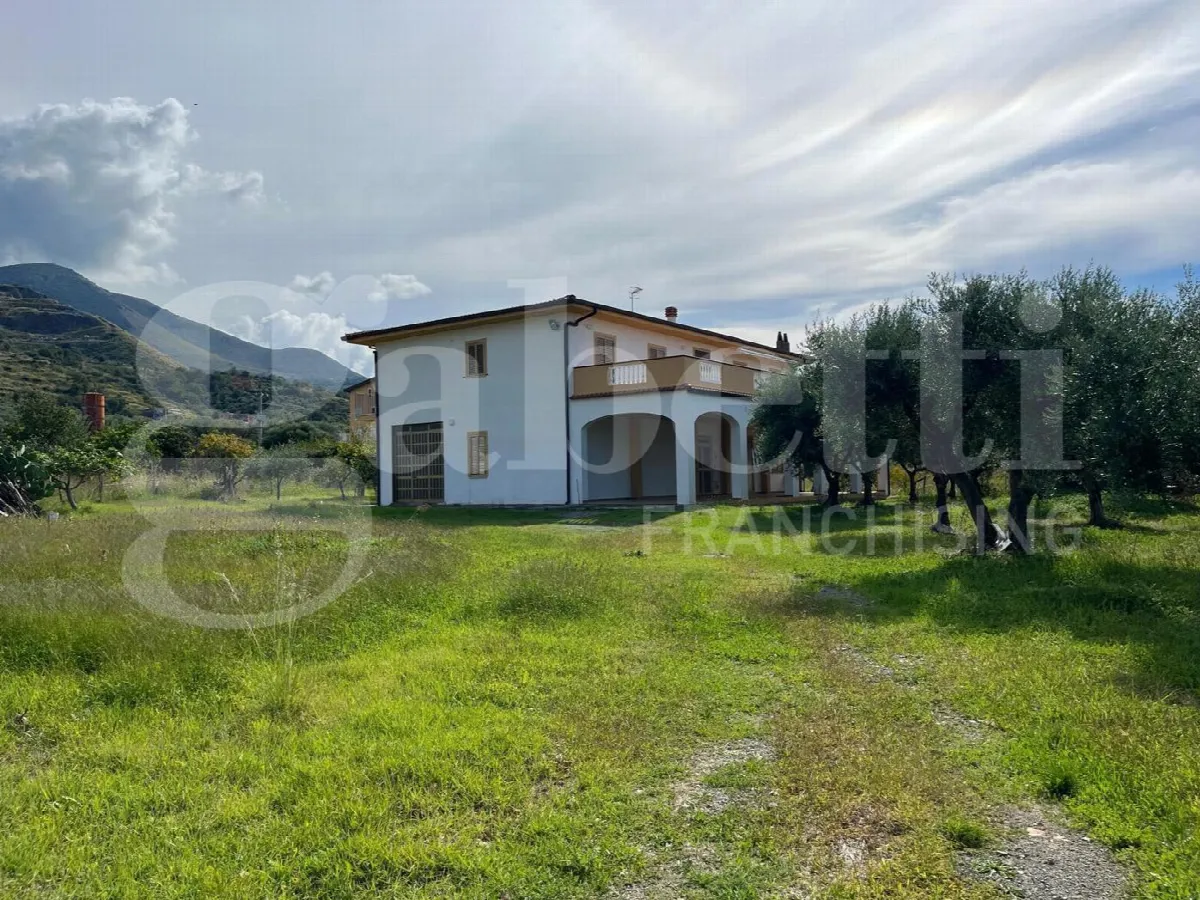 Stabile in vendita a Grisolia - foto 1