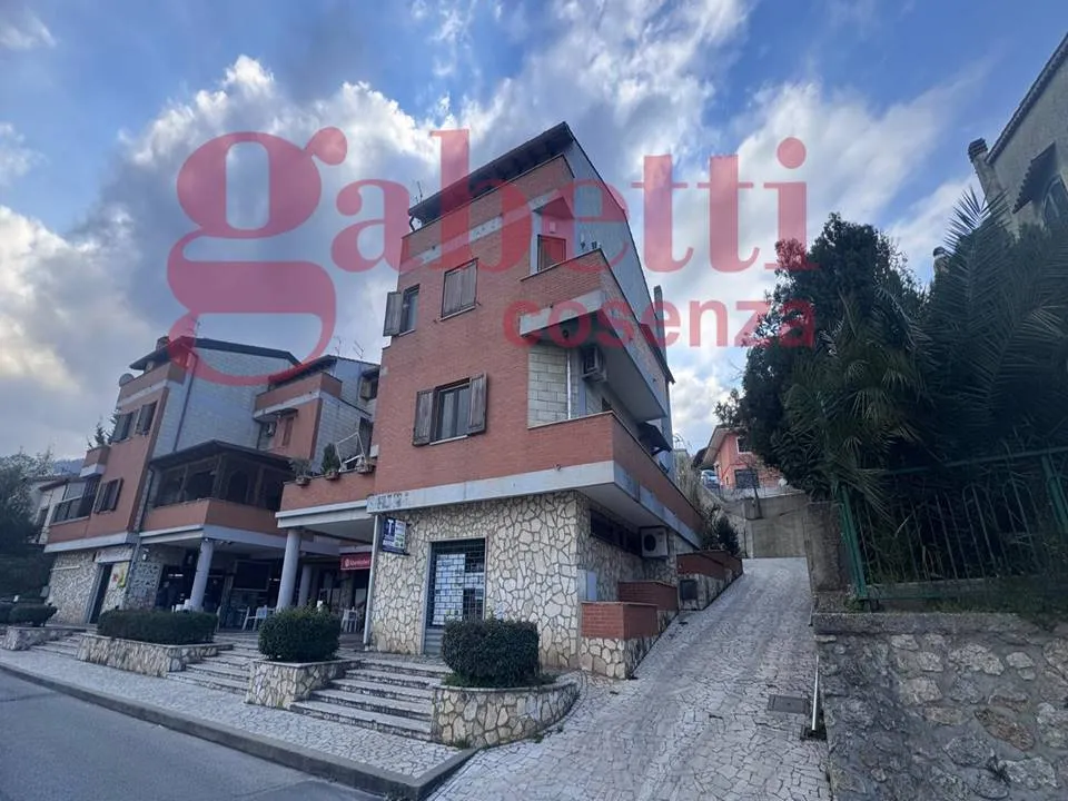 Casa indipendente in vendita a Cerisano - foto 1