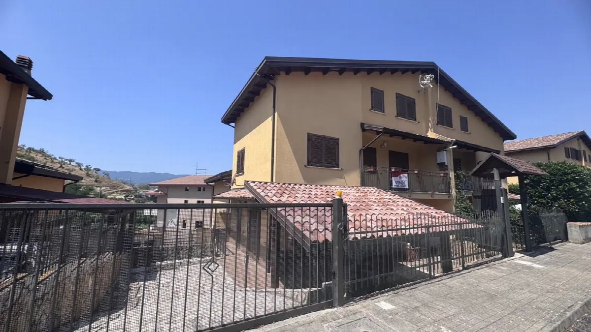 Casa indipendente in vendita a San Pietro in Guarano - foto 2