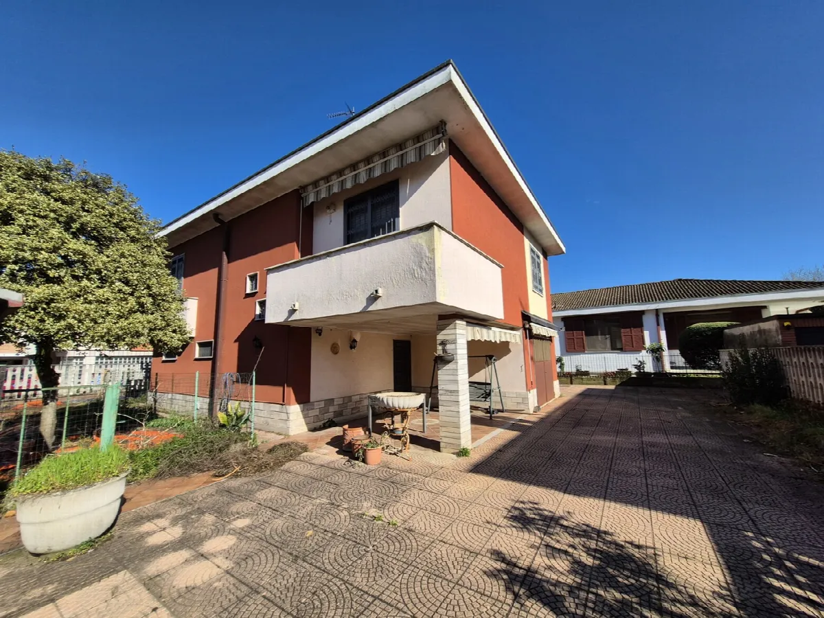 Villa in vendita a Valera Fratta - foto 1