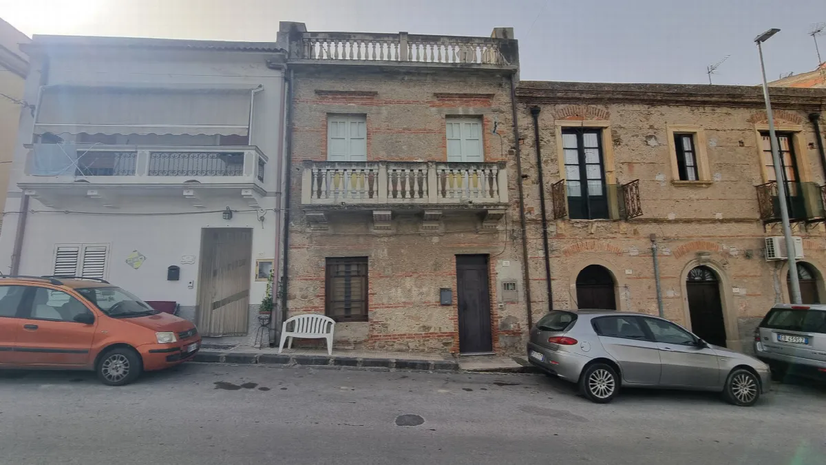 Casa indipendente in vendita a Mazzarrà Sant'Andrea - foto 1