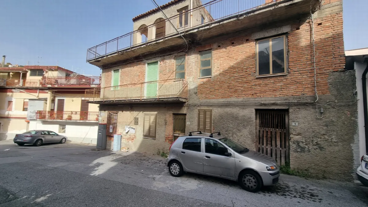 Stabile in vendita a Gualtieri Sicaminò - foto 2