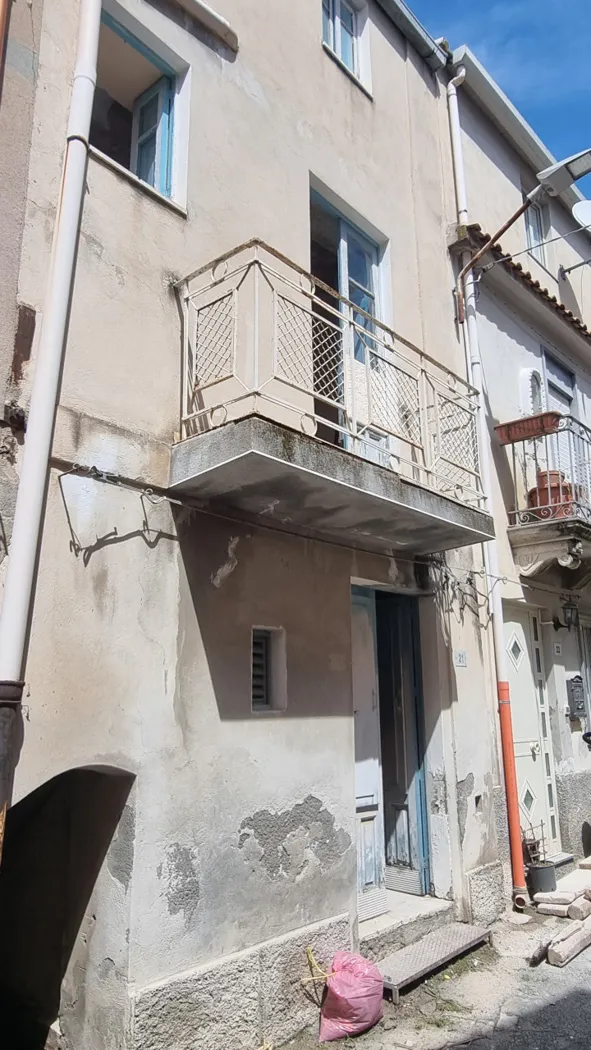 Casa indipendente in vendita a Gualtieri Sicaminò - foto 1