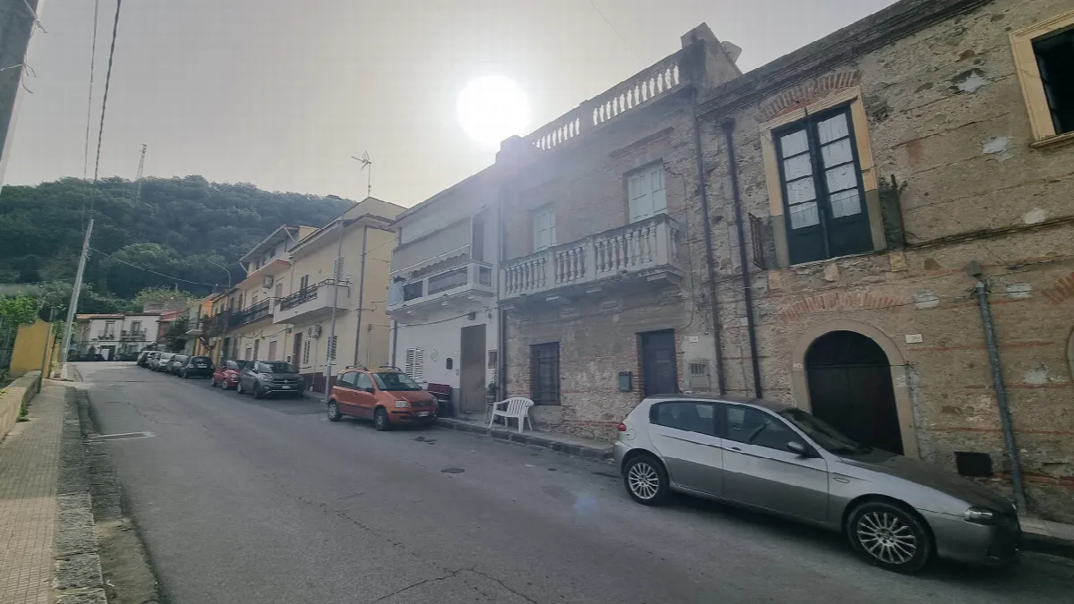 Casa indipendente in vendita a Mazzarrà Sant'Andrea - foto 2
