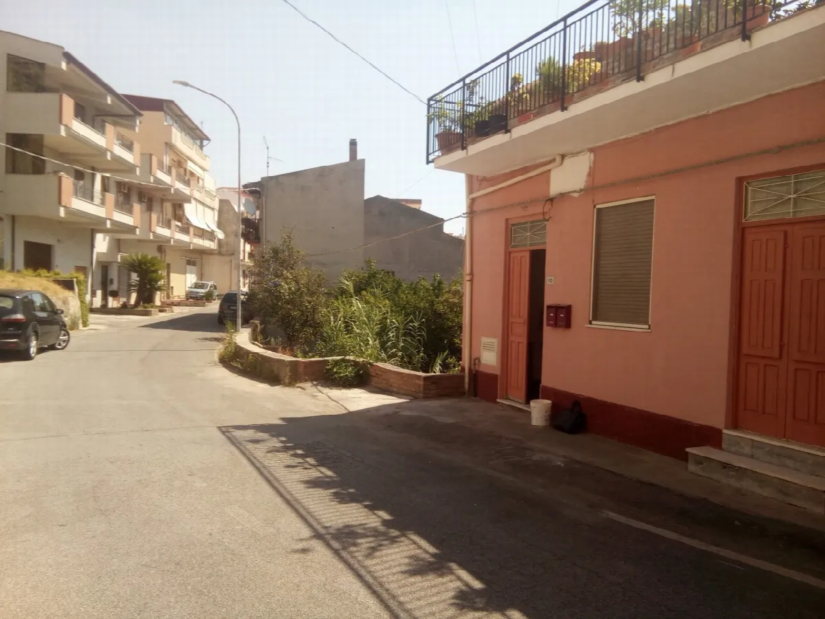 Appartamento in vendita a Gualtieri Sicaminò - foto 1