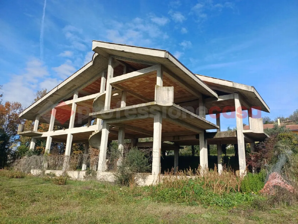 Casa indipendente in vendita a Strangolagalli - foto 1
