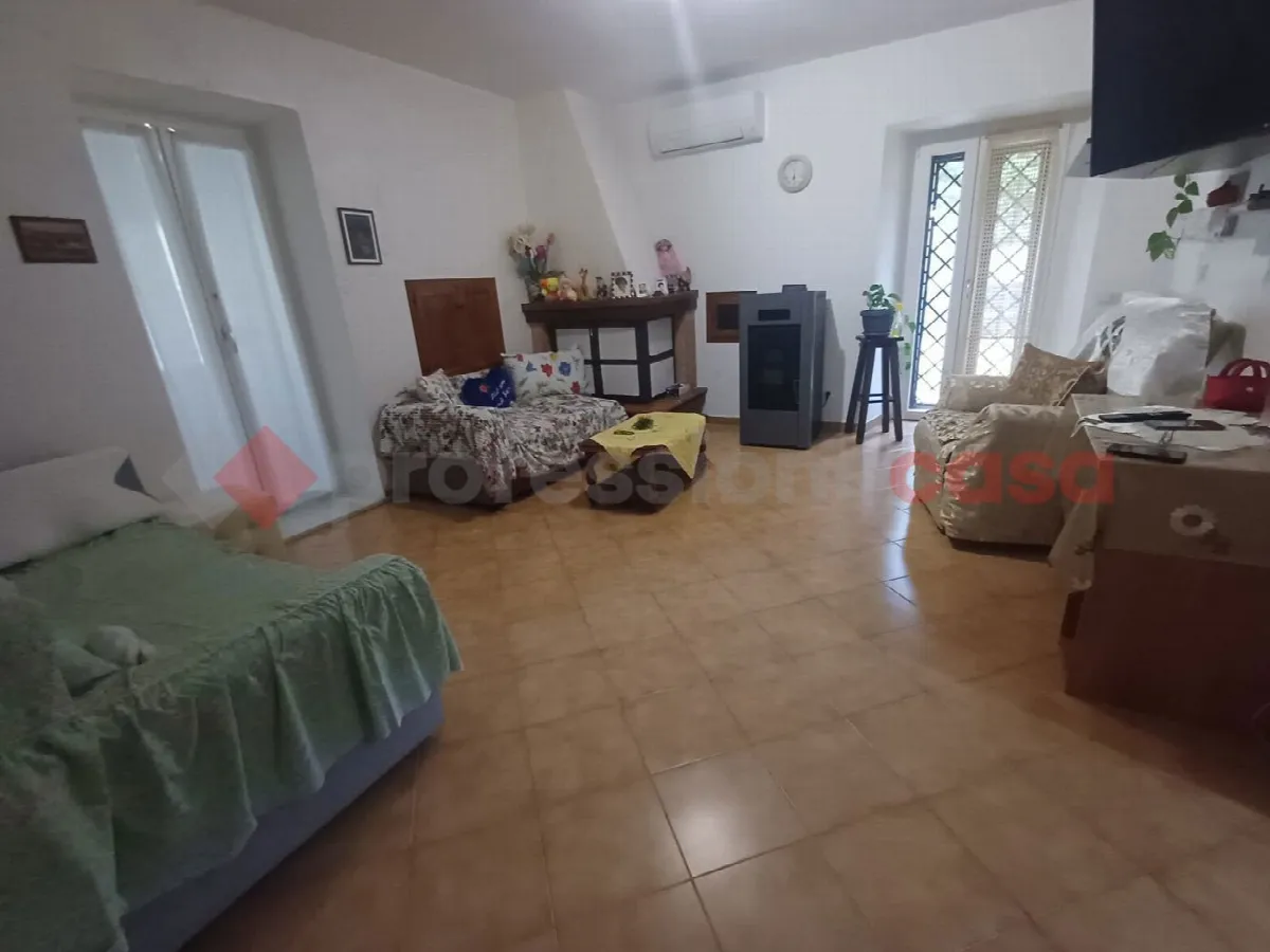 Casa indipendente in vendita a San Giovanni Incarico - foto 3