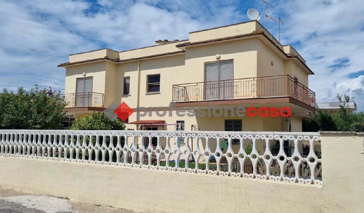 Villa in vendita a Pomezia - foto 1