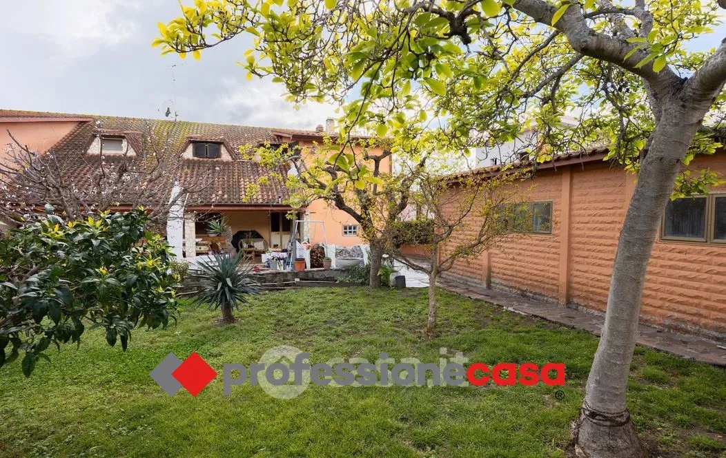 Casa bifamiliare in vendita a Pomezia - foto 2