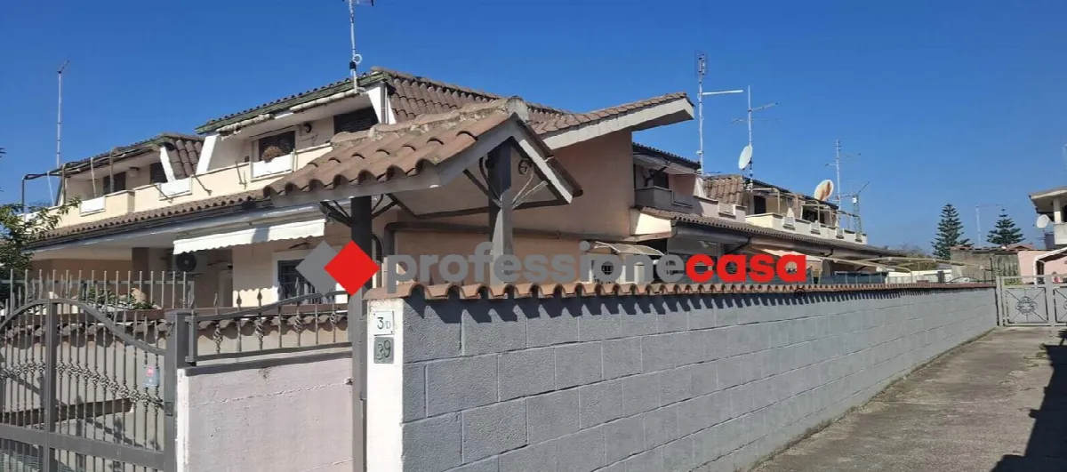 Villetta a schiera in vendita a Pomezia - foto 1