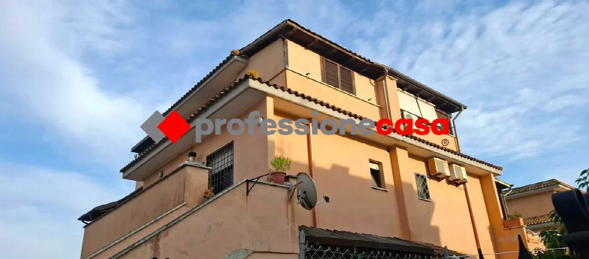 Casa indipendente in vendita a Pomezia - foto 1