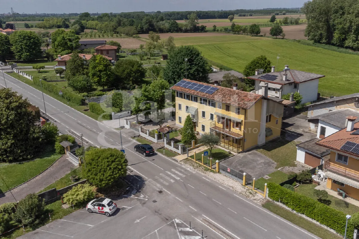 Casa bifamiliare in vendita a Fossalta di Portogruaro - foto 1