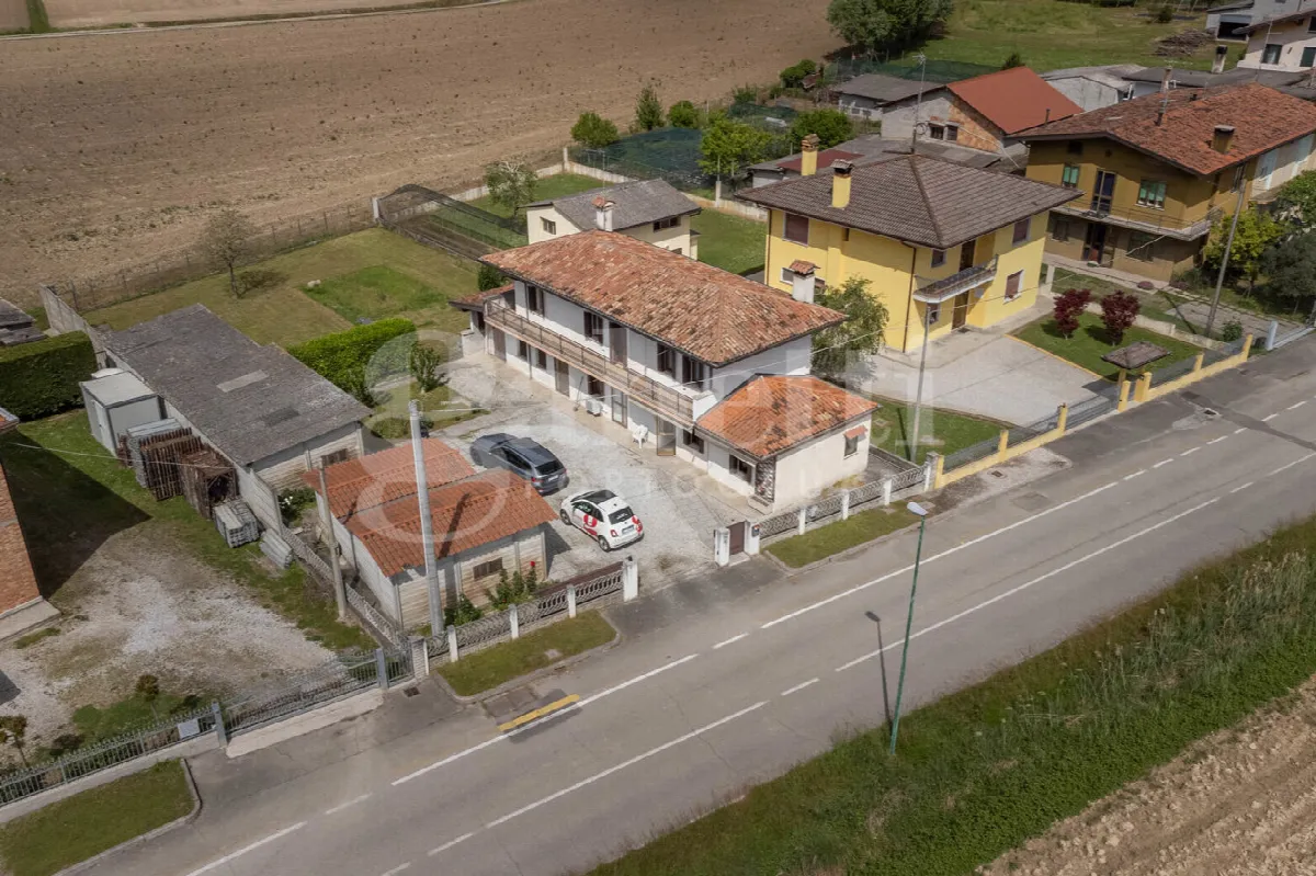 Casa indipendente in vendita a Teglio Veneto - foto 1