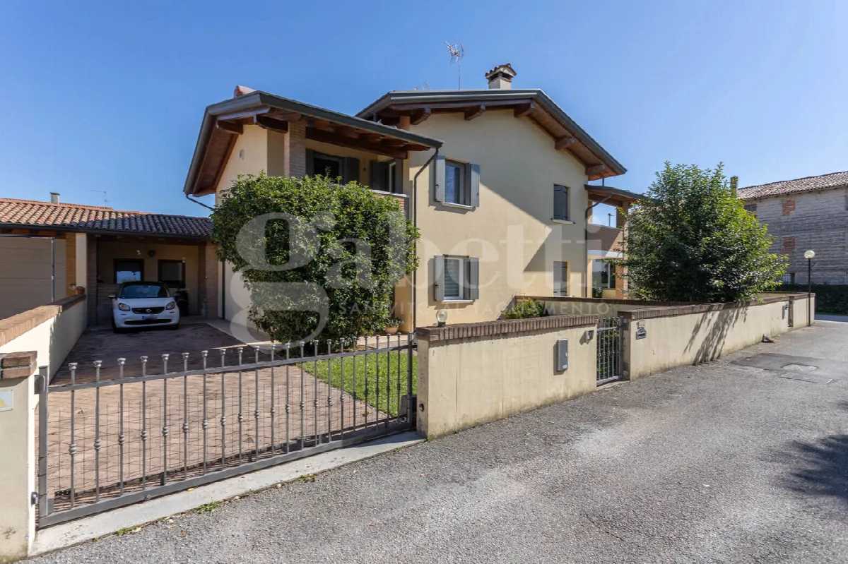 Casa bifamiliare in vendita a San Vito al Tagliamento - foto 1