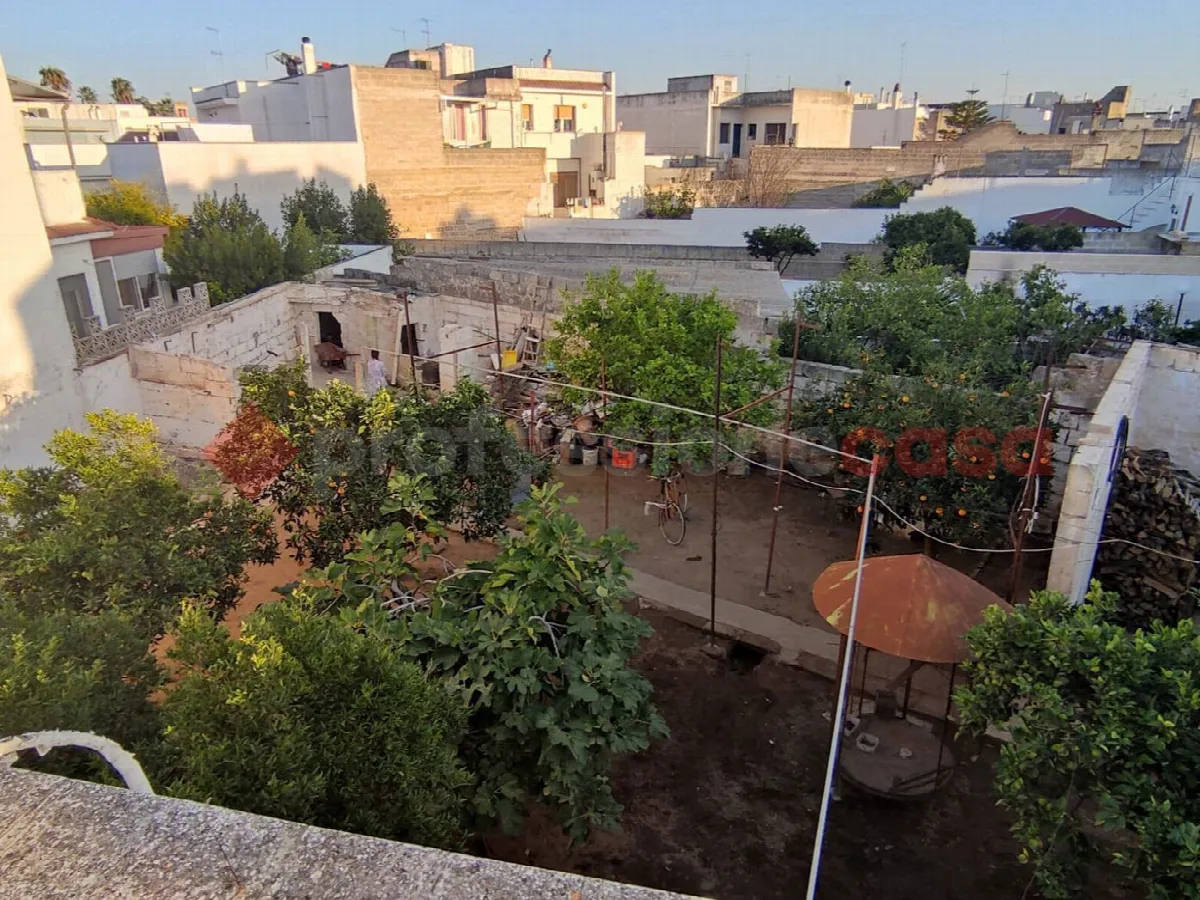 Casa indipendente in vendita a Sava - foto 1