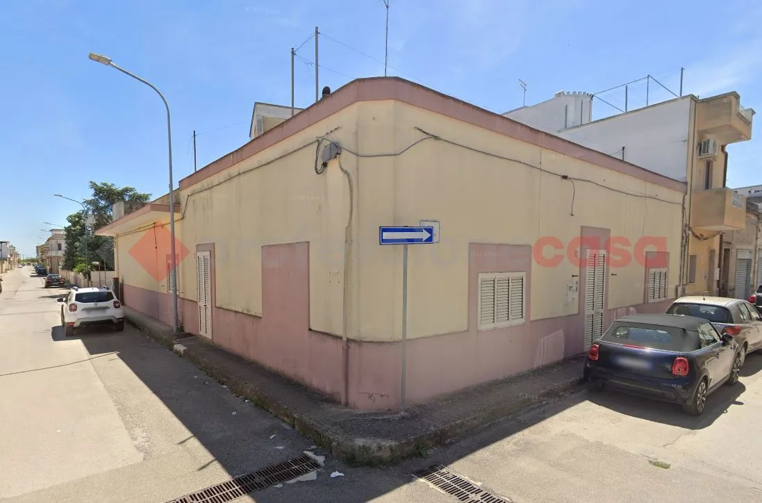 Casa indipendente in vendita a Sava - foto 1