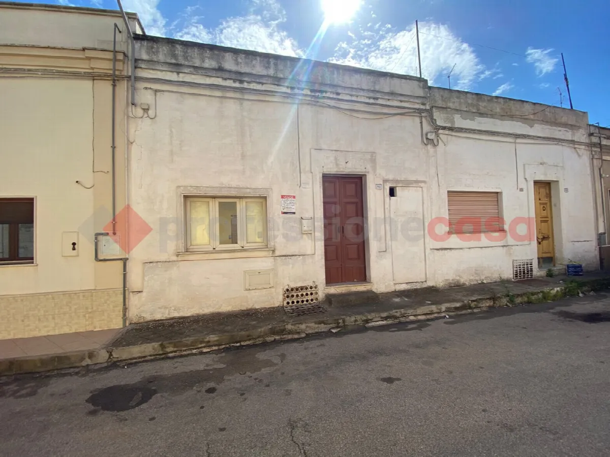 Casa indipendente in vendita a Sava - foto 1