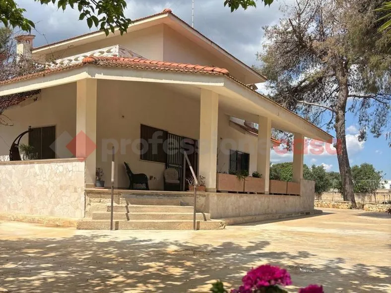Casa bifamiliare in vendita a Manduria - foto 1