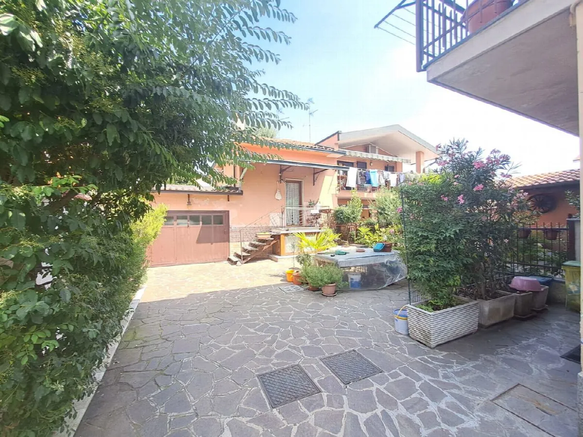 Villetta a schiera in vendita a Magenta - foto 1