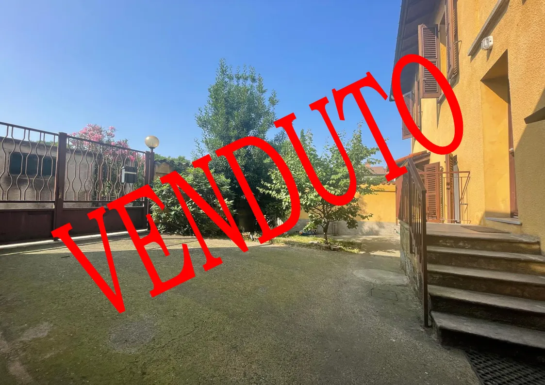 Casa indipendente in vendita a Robecco sul Naviglio - foto 1