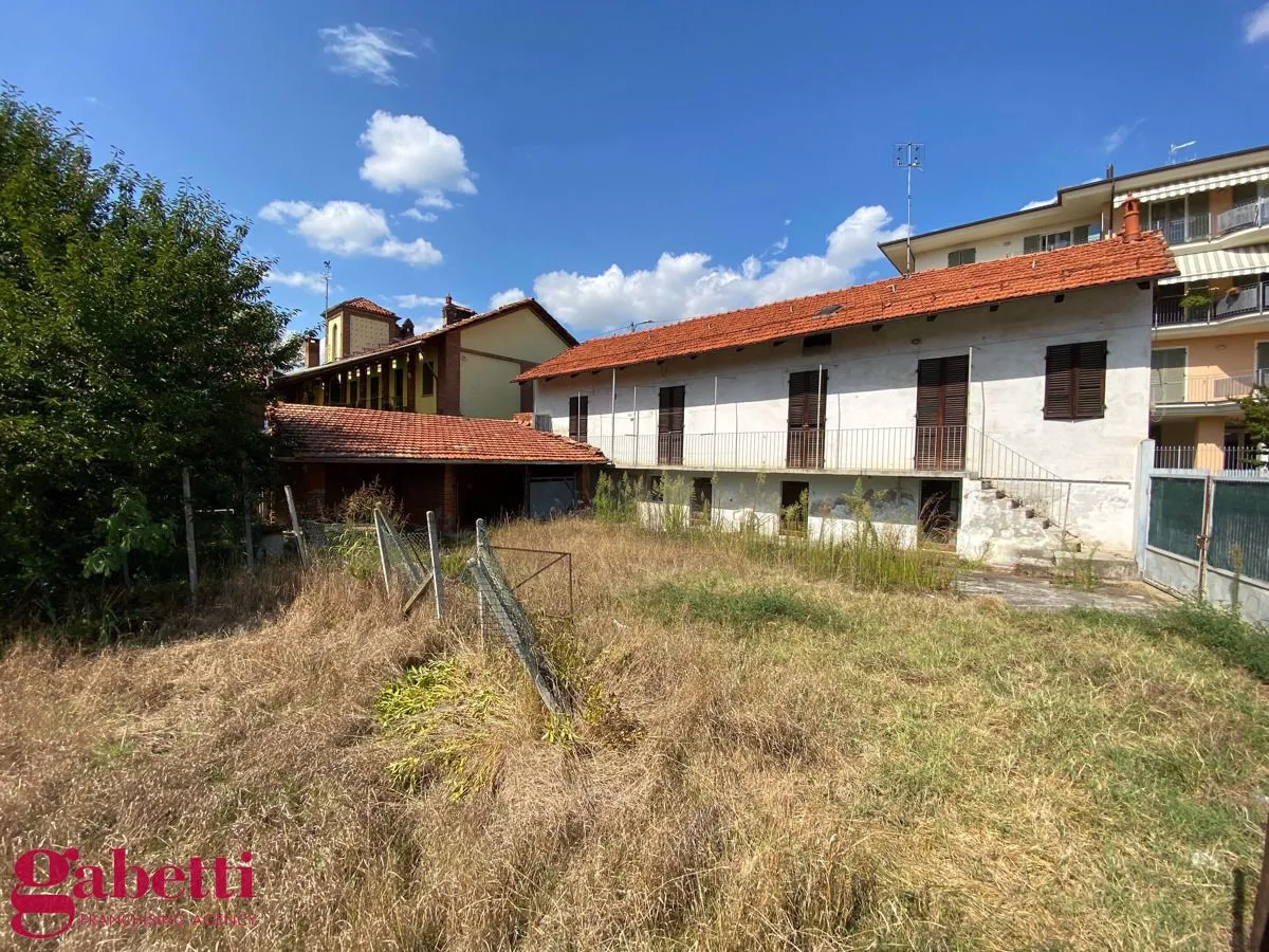 Casa indipendente in vendita a Bra - foto 1