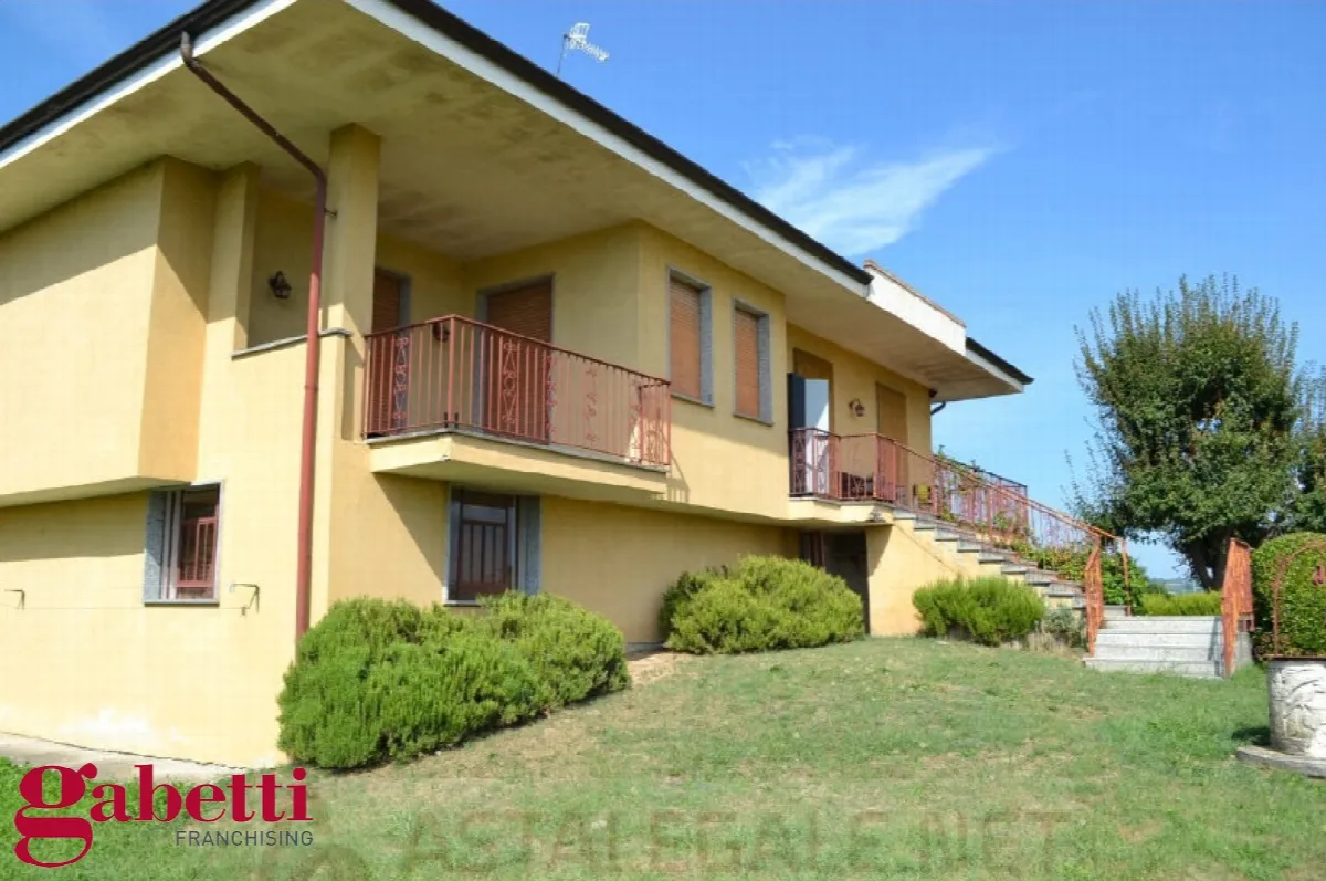 Casa indipendente in vendita a Cherasco - foto 1