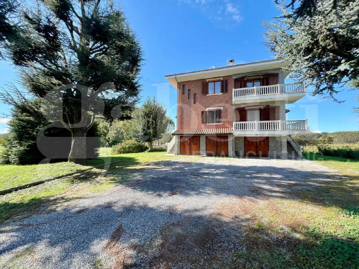 Casa indipendente in vendita a Bra - foto 1