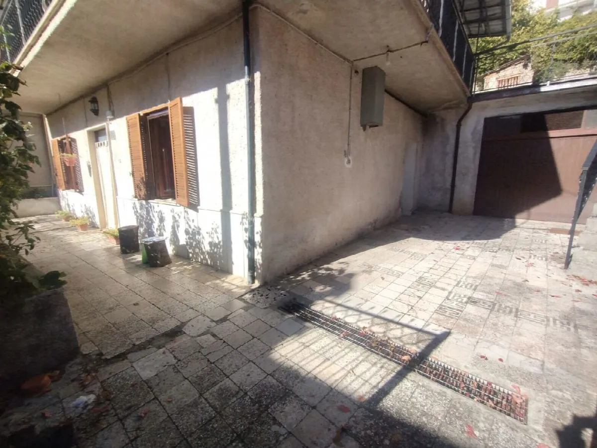Casa indipendente in vendita a Tagliacozzo - foto 2