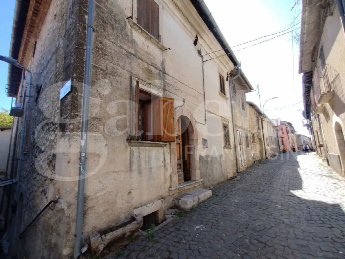 Casa indipendente in vendita a Sante Marie - foto 2