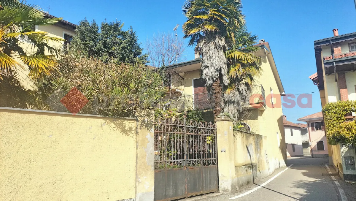 Casa indipendente in vendita a Agrate Conturbia - foto 1
