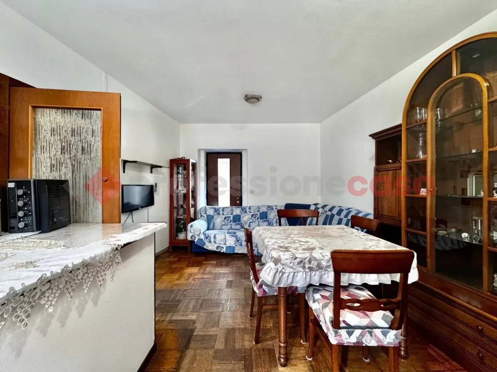 Casa indipendente in vendita a Varallo Pombia - foto 1