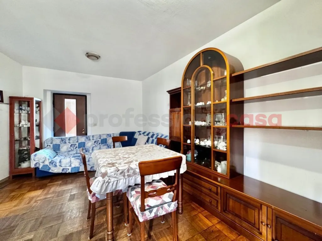 Casa indipendente in vendita a Varallo Pombia - foto 2