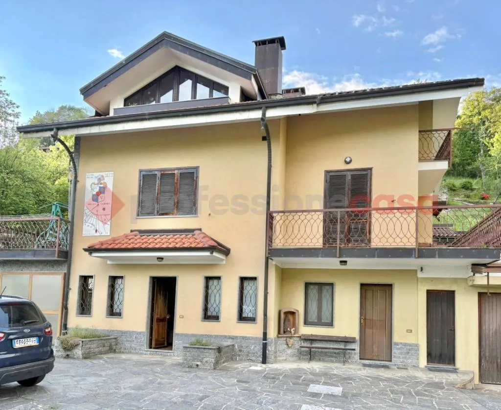 Casa bifamiliare in vendita a Varallo - foto 1