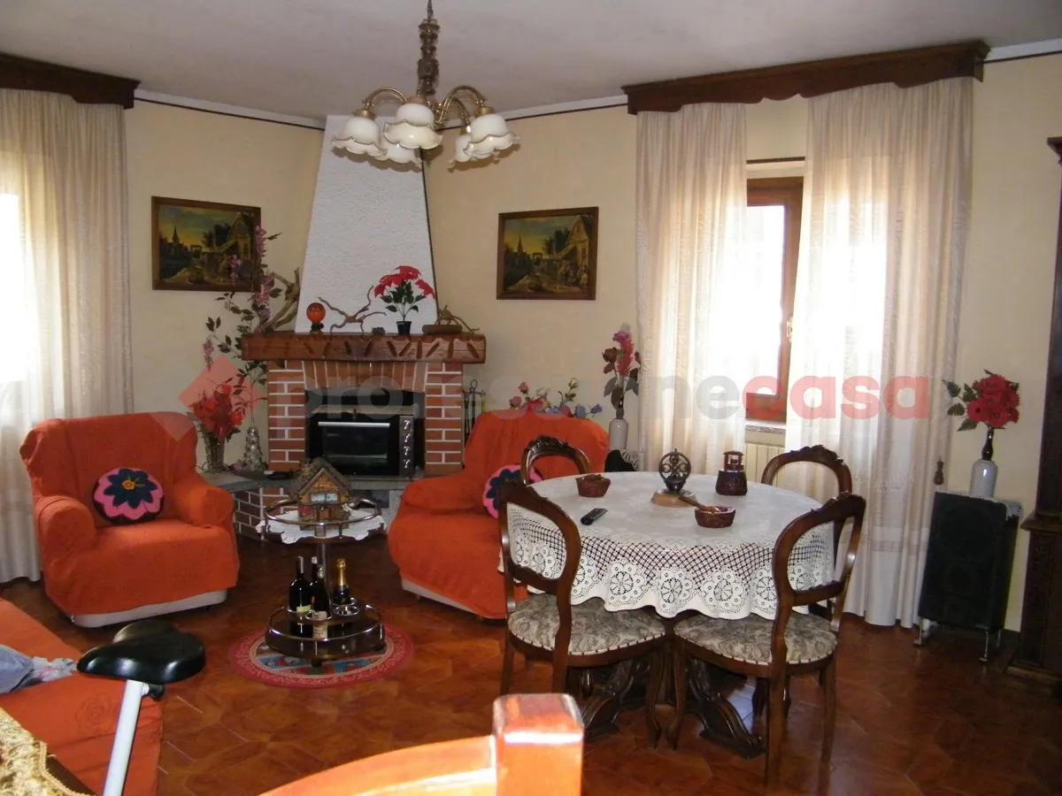 Casa indipendente in vendita a Bogogno - foto 3