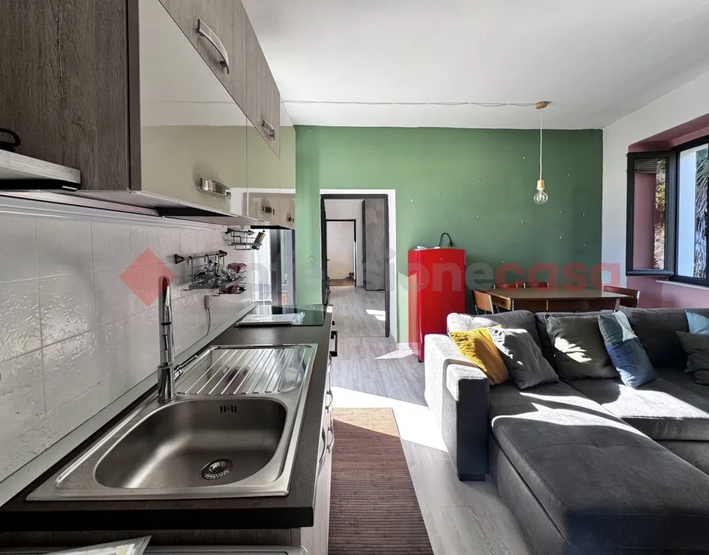 Casa indipendente in vendita a Arona - foto 3