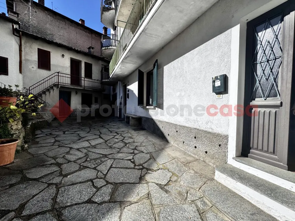 Casa indipendente in vendita a Arona - foto 8