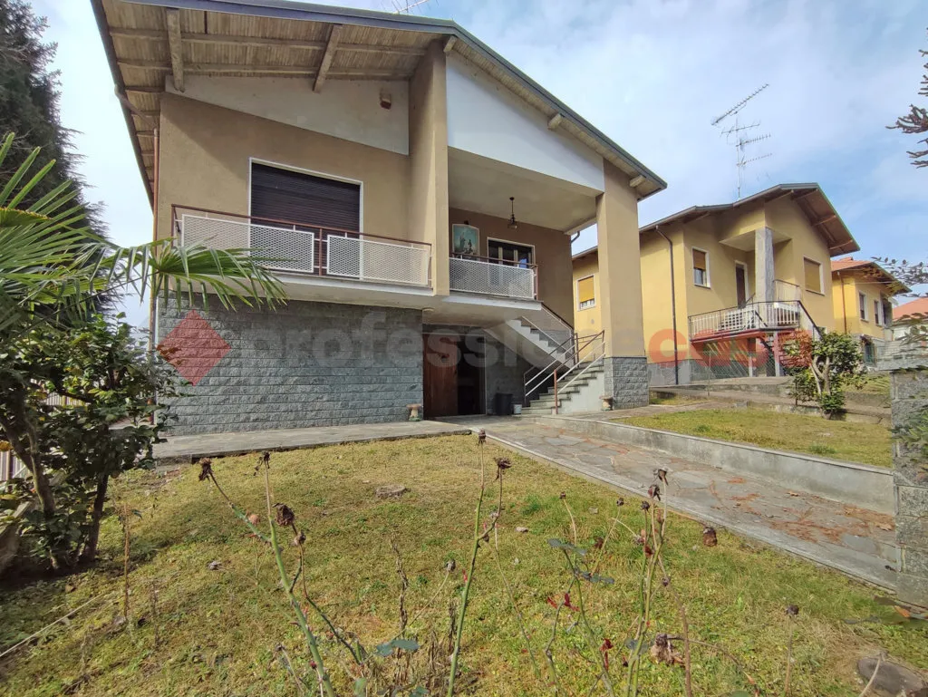 Casa indipendente in vendita a Arona - foto 5