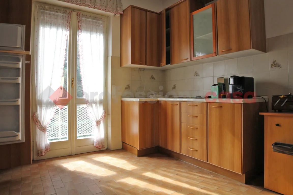 Casa indipendente in vendita a Arona - foto 8