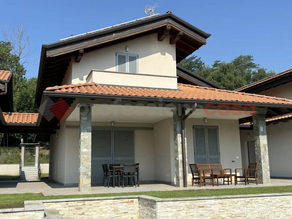 Villa in vendita a Paruzzaro - foto 1