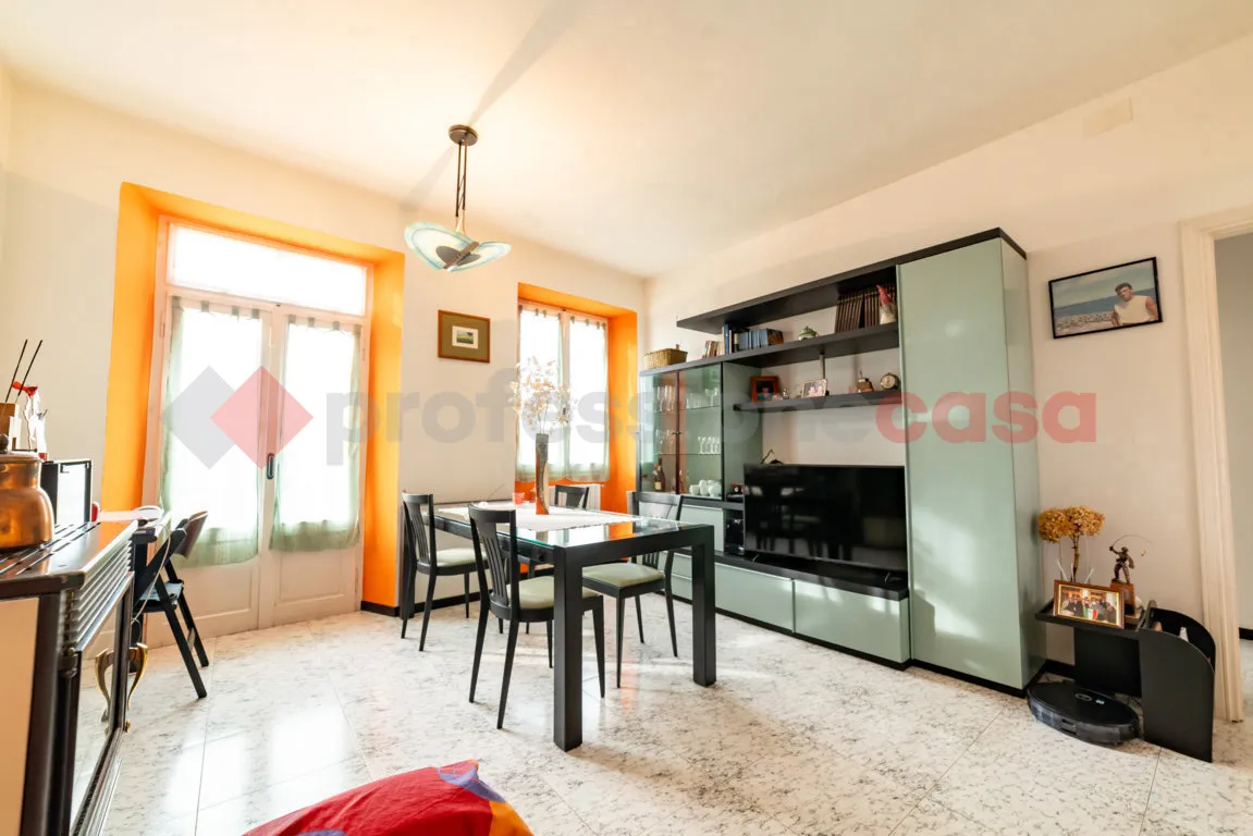 Casa indipendente in vendita a Paruzzaro - foto 2