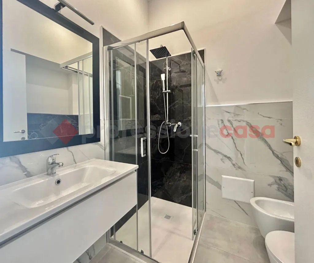 Casa indipendente in vendita a Arona - foto 7