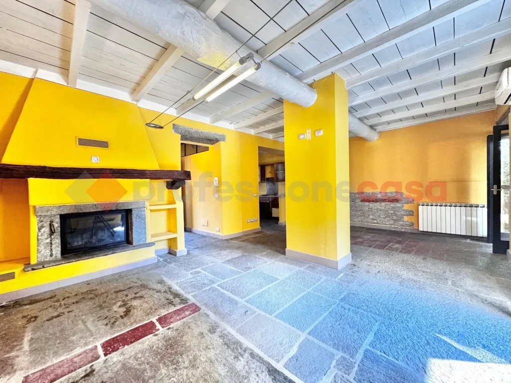Casa indipendente in vendita a Arona - foto 2