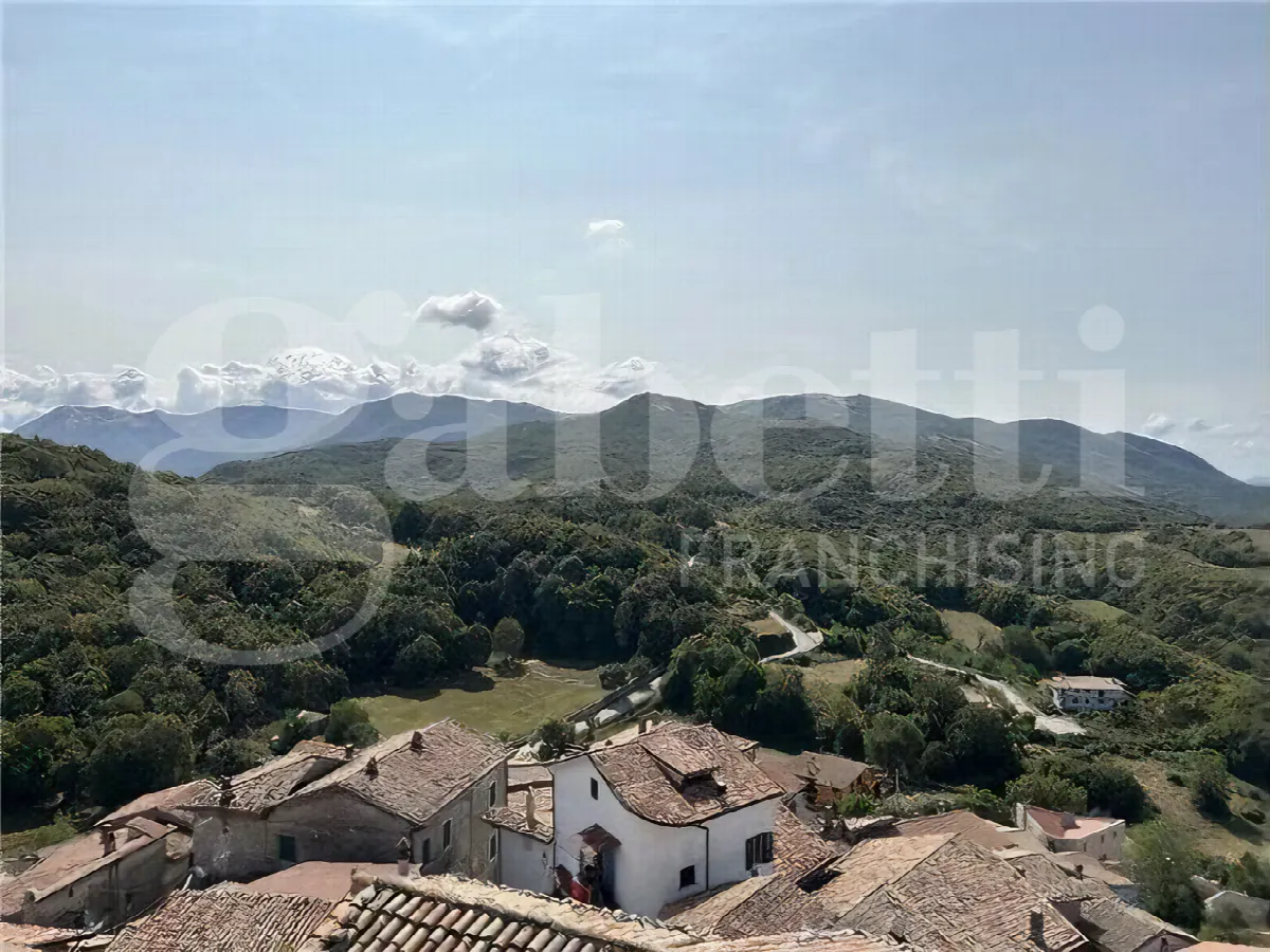 Casa indipendente in vendita a Oricola - foto 1