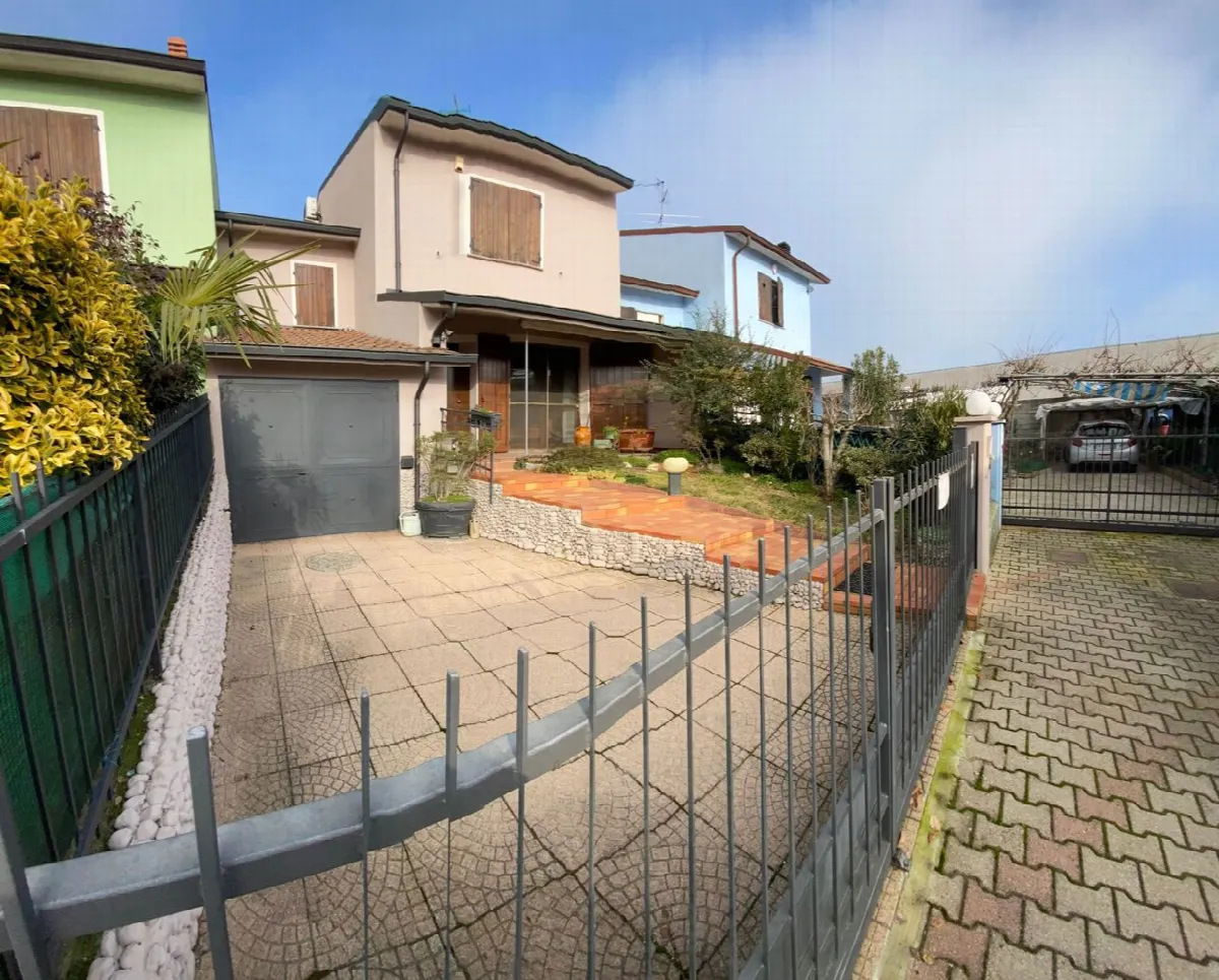 Villetta a schiera in vendita a Monte Cremasco - foto 1