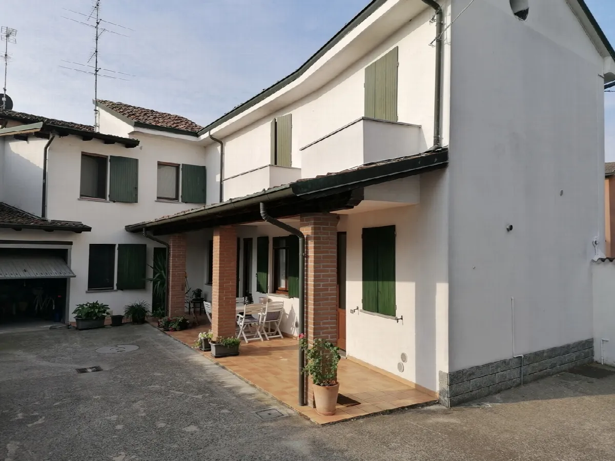 Casa indipendente in vendita a Pandino - foto 1
