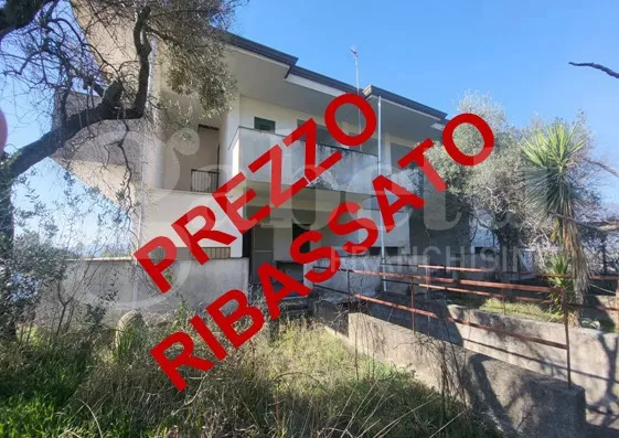 Stabile in vendita a Santi Cosma e Damiano - foto 1