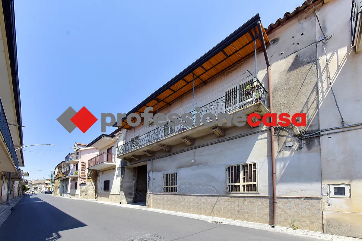 Casa indipendente in vendita a San Nicola la Strada - foto 1