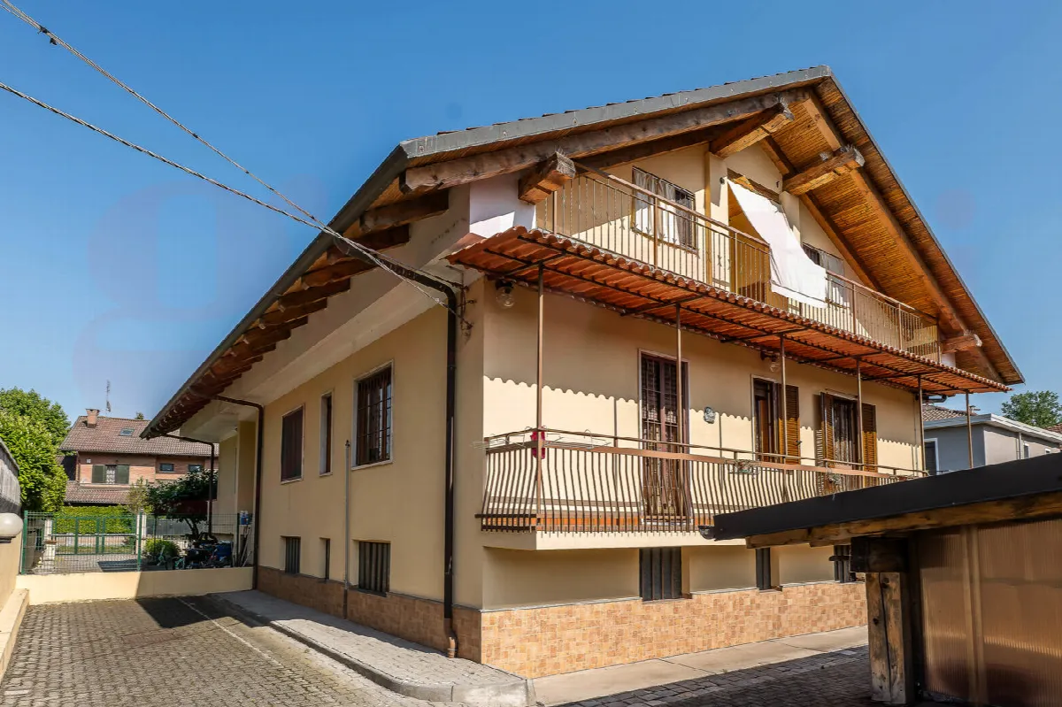 Casa indipendente in vendita a Torino - foto 1